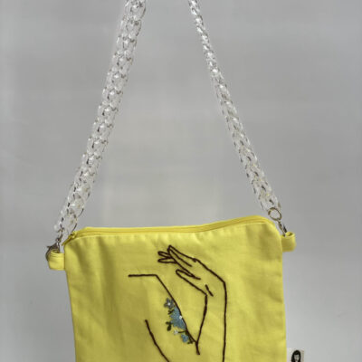 תיק קלאץ צהוב בד ממוחזר בעבודת יד